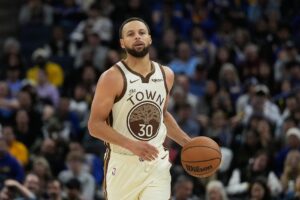 库里：和约内斯库有很长的渊源 一直都有在关注她的生涯