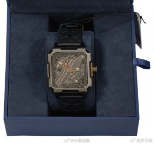 举国心如是，同看万里涛