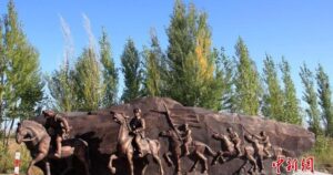 为祖国站岗 新疆父子70余年接力