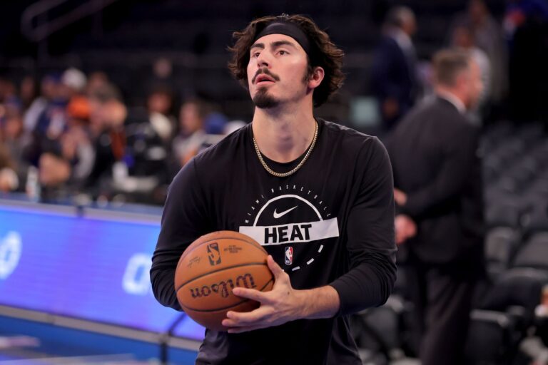 场均16.2分6.3板5.3助！热火主场迎战快船 哈克斯复出可以出战