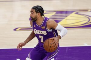 替补火力-1！湖人官方：文森特下背部紧张 一周后重新评估