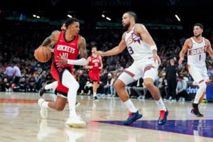 KD：狄龙是敢于发声领袖 他不断进步信心更足这或是从火箭开始的