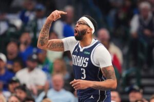 美记：多位高管认为浓眉交易到东部合适球队 有能力左右冠军归属