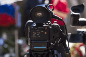 万科20亿元境内债展期初步方案：本金及利息兑付拟展期一年，票面利率维持不变