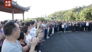 时政微视频丨枝叶总关情