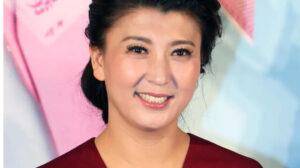 演员闫学晶发文道歉：习惯了被人捧着，忘了本