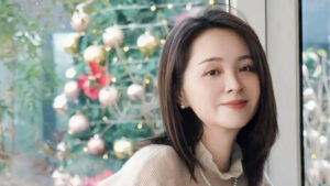 演员邓莎发文称：40岁是人生的转折点，告别过去，打破现有僵局