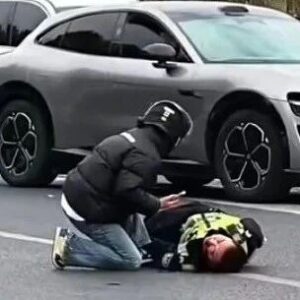 成都警方通报“执勤交警被撞”