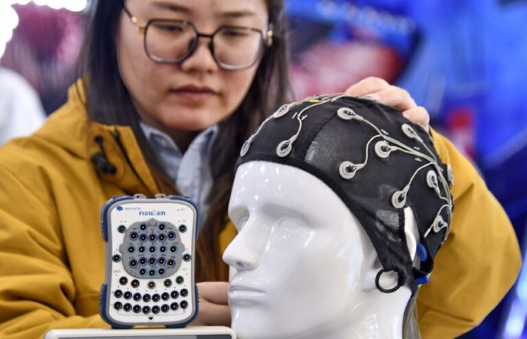 中医脑机接口技术破冰　市场迎来跨界融合