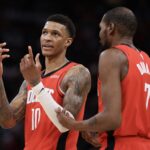 小贾巴里：申京杜兰特被包夹时 我们必须移动 不能待在弱侧不动