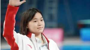 全红婵回家过元宵节吃年例，现场助阵尽情打大镲