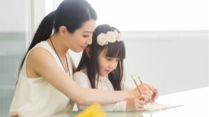 孩子不孝顺的苗头，从小就能看出来！别再纵容了