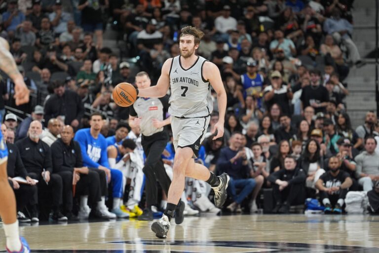 明天马刺客战勇士 科内特因右膝伤病管理缺席比赛